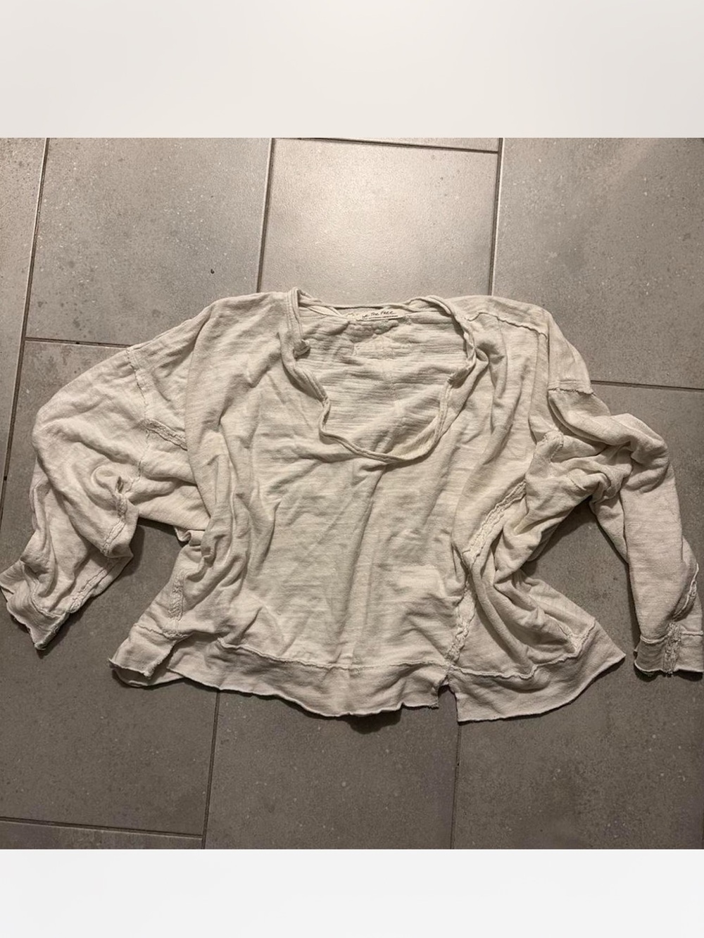 we the free size medium Lightweight Women's Cream Scoop Neck Long-Sleeve Top